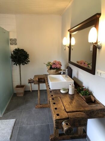 Ihr Waschtisch im EG...