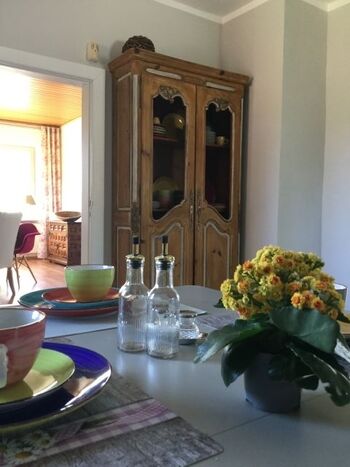  Ansicht Küche mit Blick in das Esszimmer.