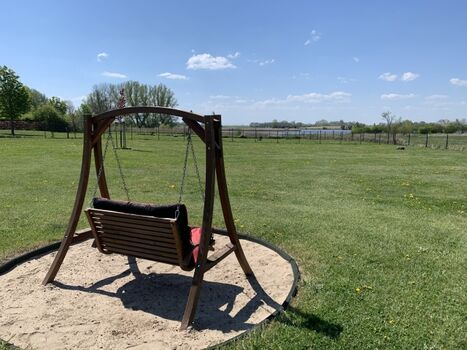 ... in den Sonnenuntergang schaukeln