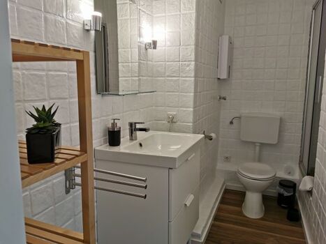 Badezimmer mit Dusche