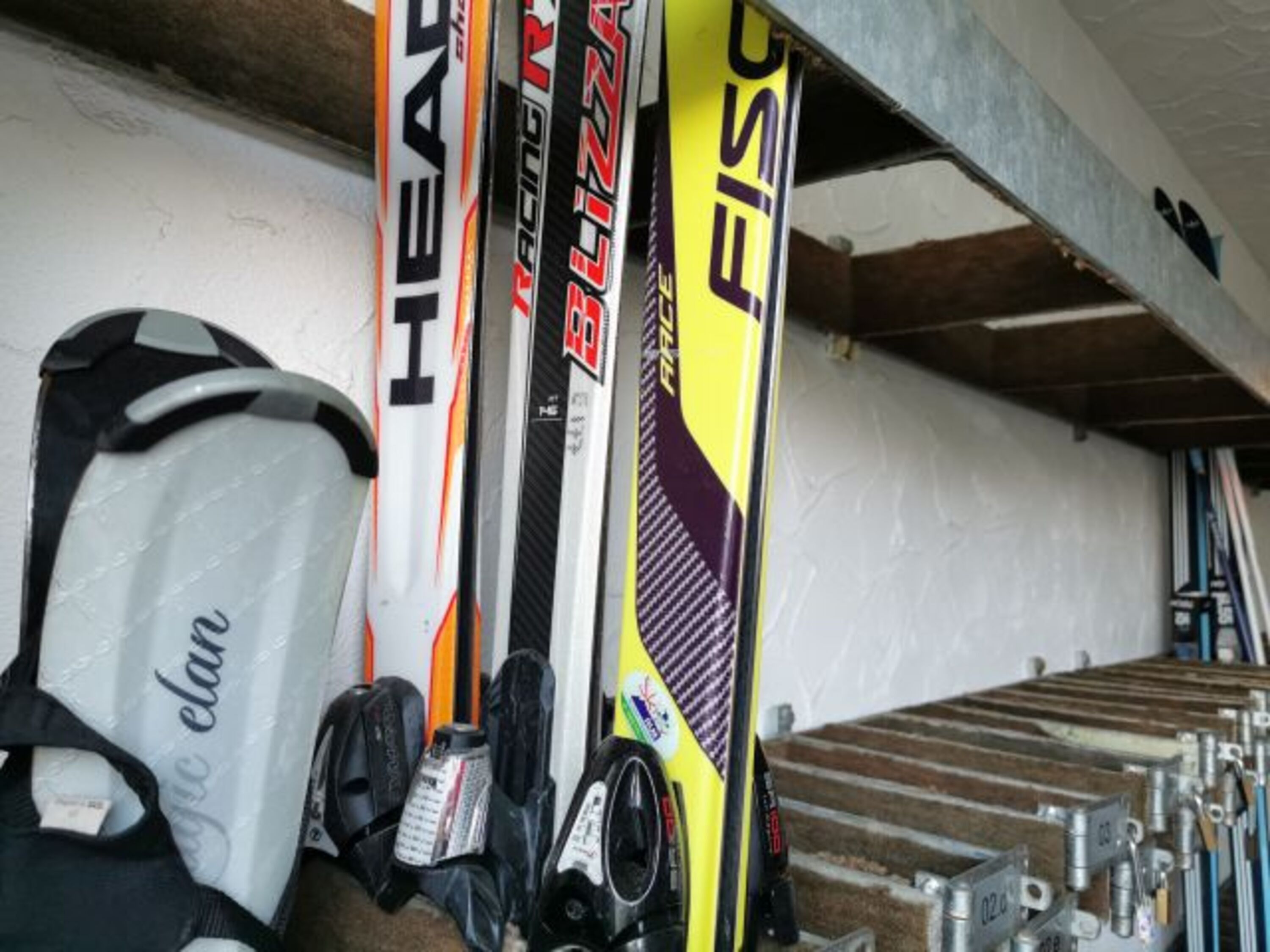 Abstellmöglichkeit Skier