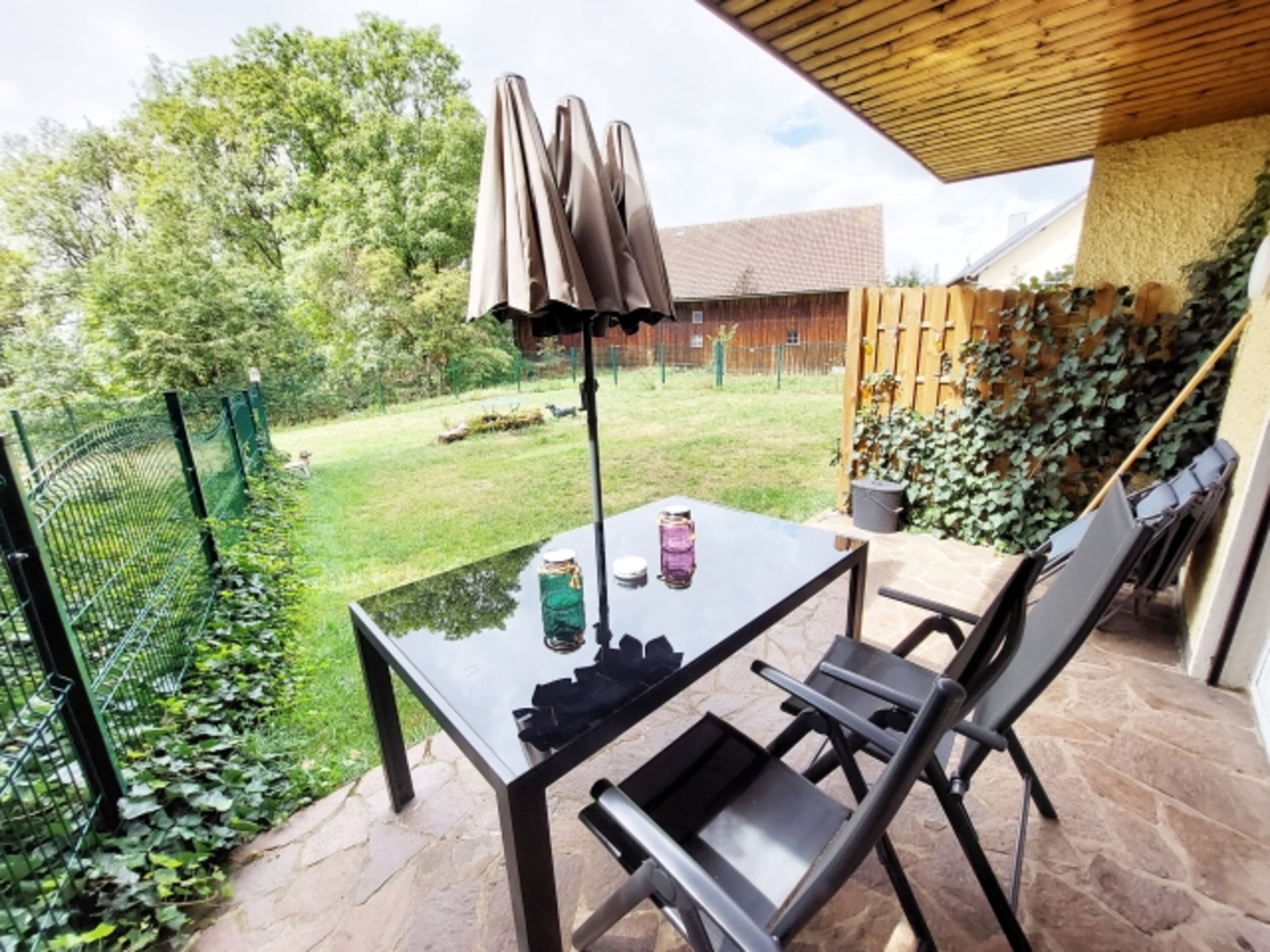 Terrasse mit Garten