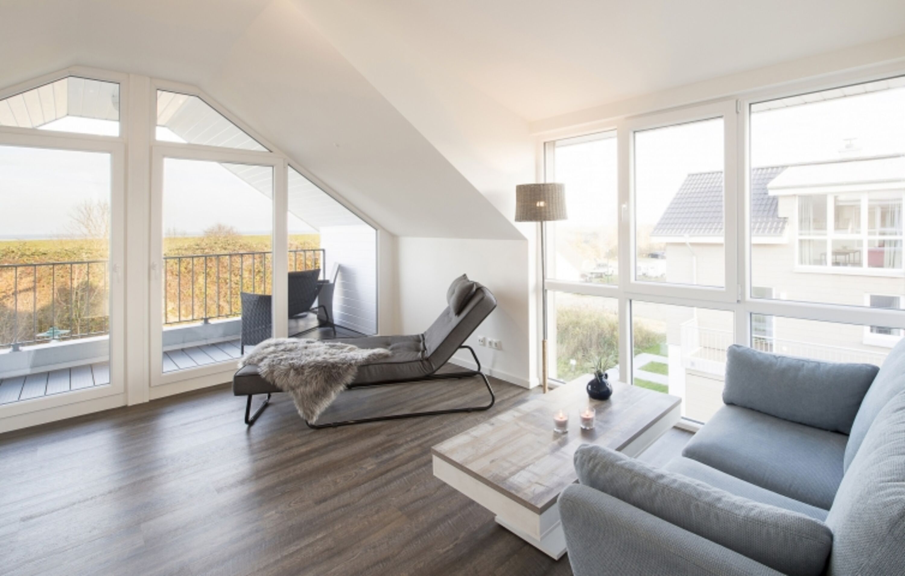 Galerie mit Loggia und Meerblick