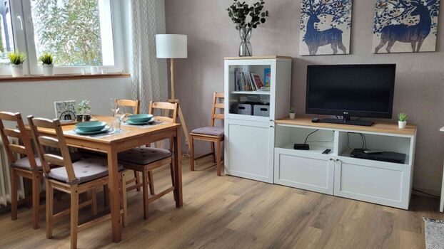 Wohnzimmer mit Essplatz