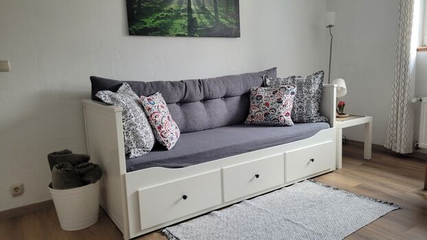 gemütliche Couch (auch  nutzbar als kleines Doppelbett 2x80x200)