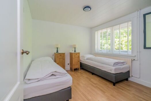 Schlafzimmer 2 mit 2 Einzel Boxspringbetten