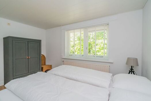 Schlafzimmer 1 mit Doppelbett (Boxspring 160x200)