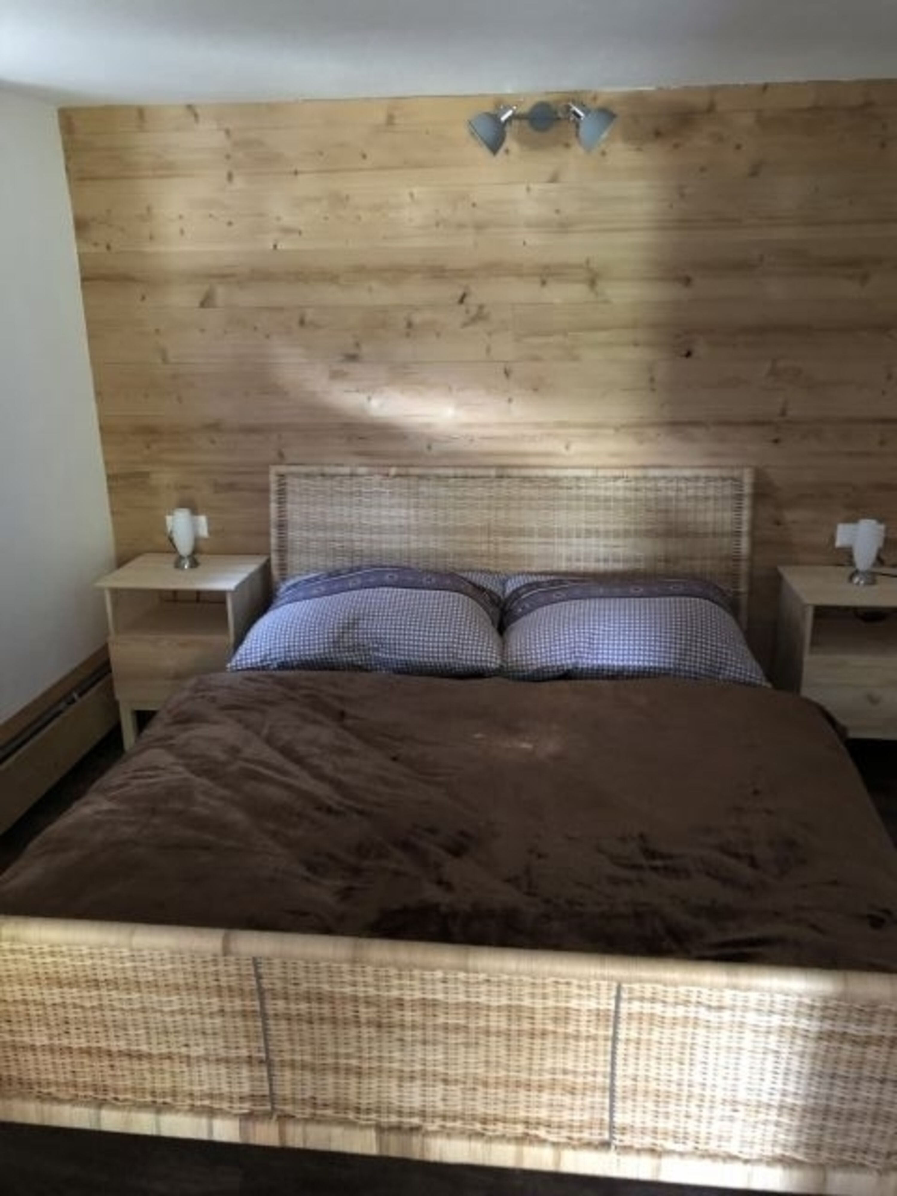 Doppelbett im UG