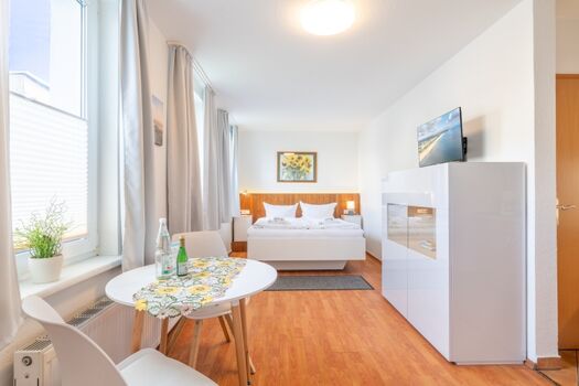 kombinierter Wohn-/Schlafraum