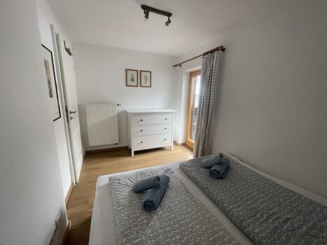 Schlafzimmer 3 im 1. Obergeschoß mit Balkon