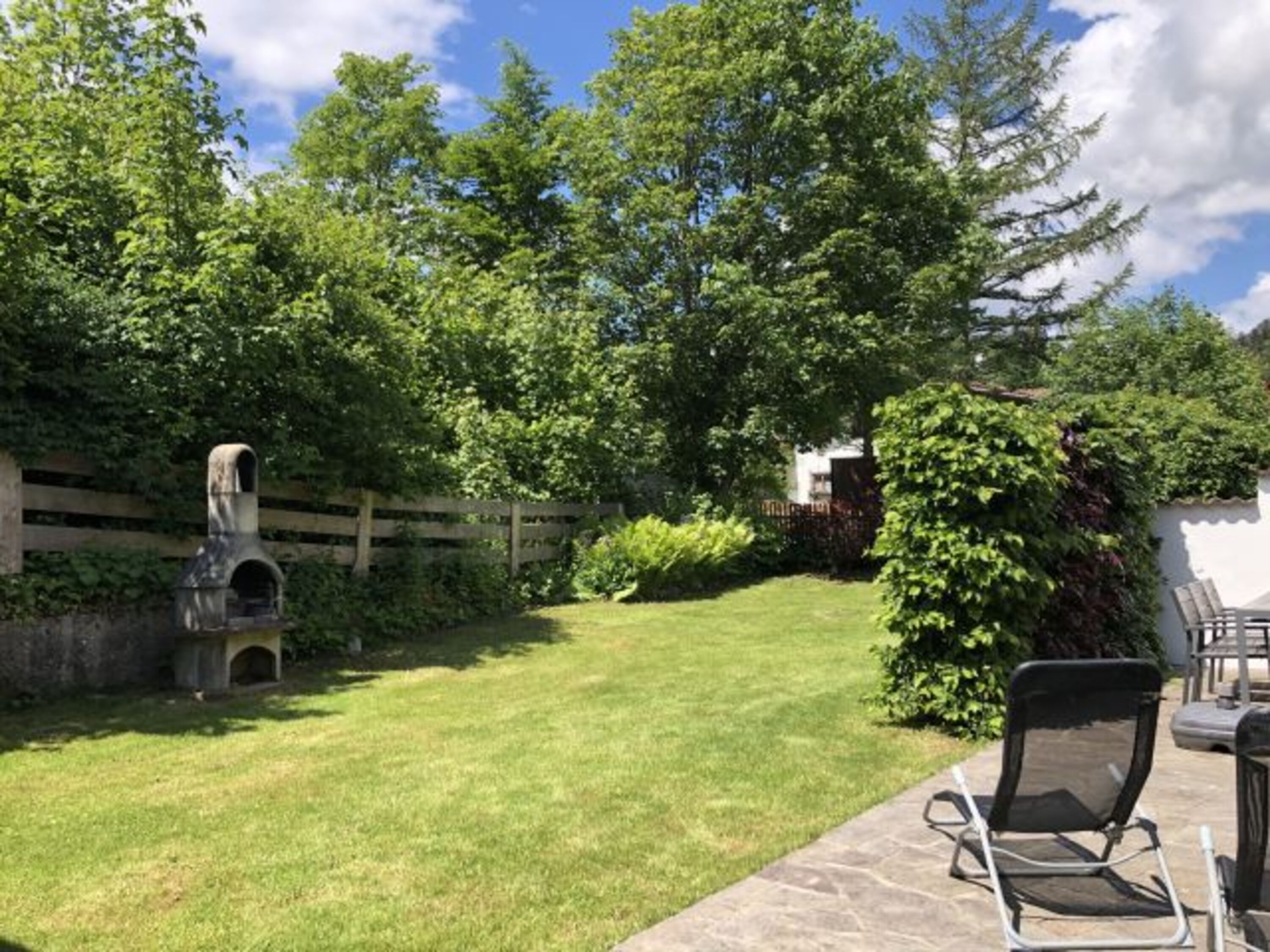 Garten mit Grillplatz