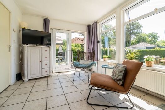 Sitzecke mit Satelliten TV mit fast allen deutschen Sen