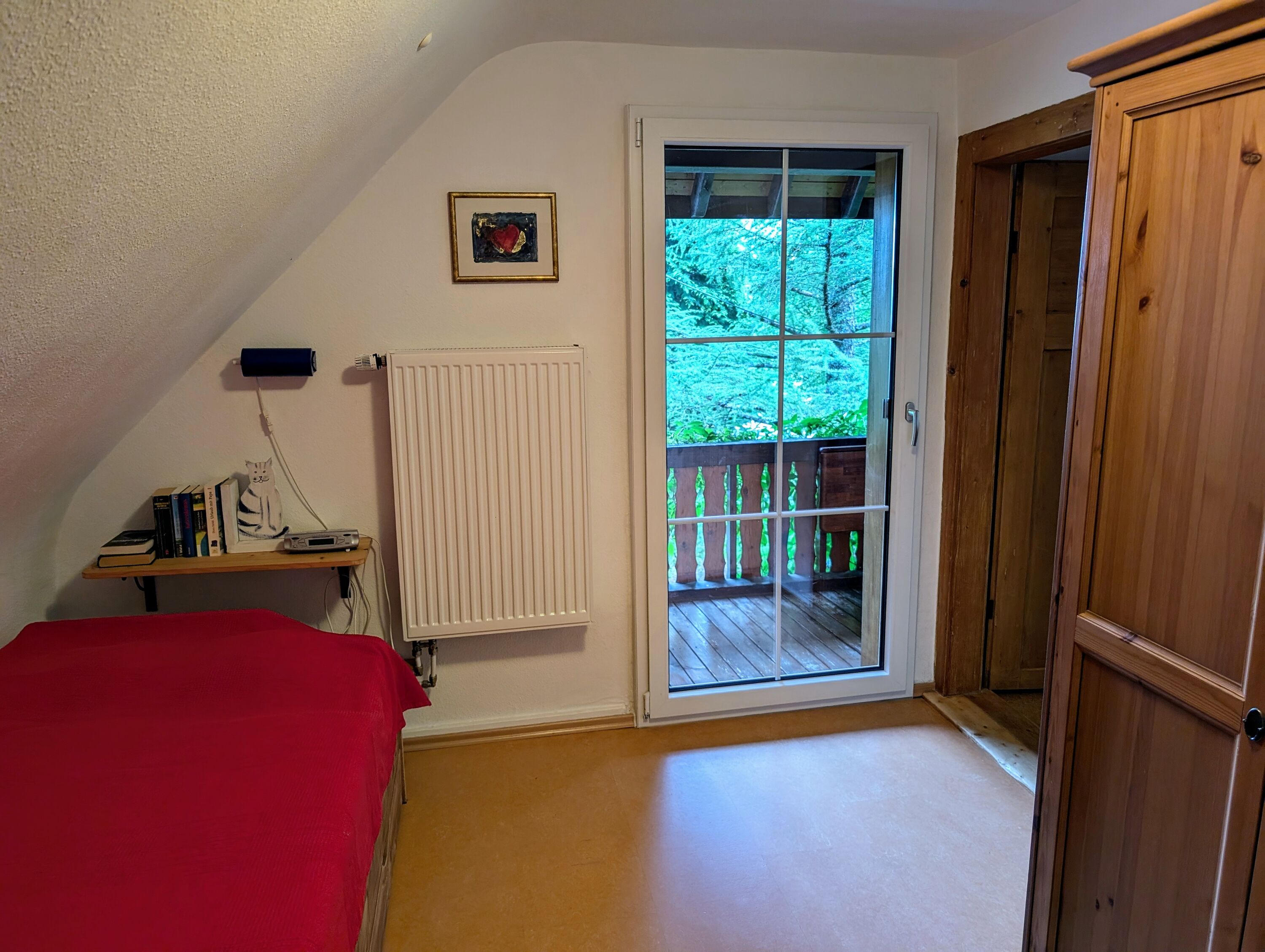 Durchgangszimmer zum Balkon