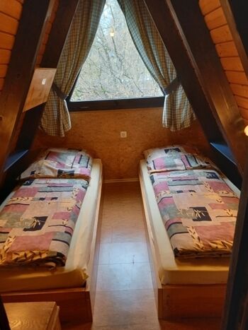 Schlafzimmer mit 2 Einzelbetten 