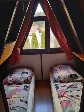 Schlafzimmer mit 2 Einzelbetten 