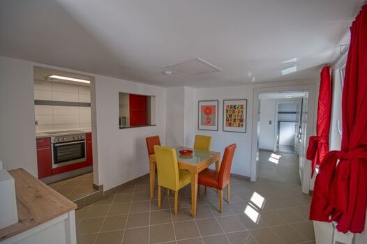 Küchen- und Essbereich