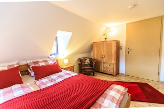 Schlafzimmer 2 für 2 Pers im DG