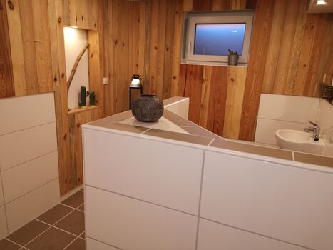 Duschbereich im Keller