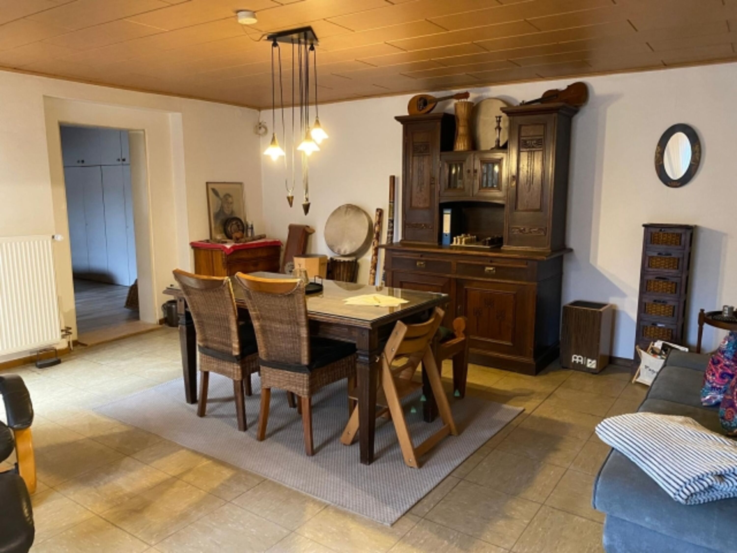 Essbereich mit Zugang zum Schlafzimmer 1 und dem Wintergarten.