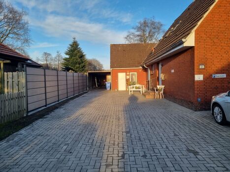 Die Einfahrt und Hofbereich