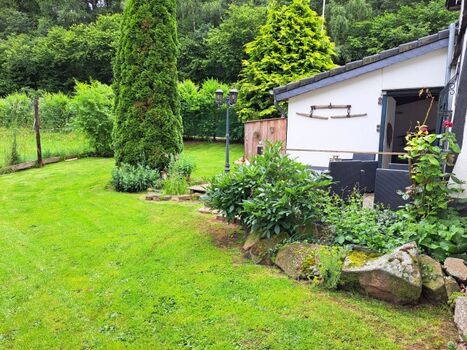 Garten mit Zugang zum Innenhof 