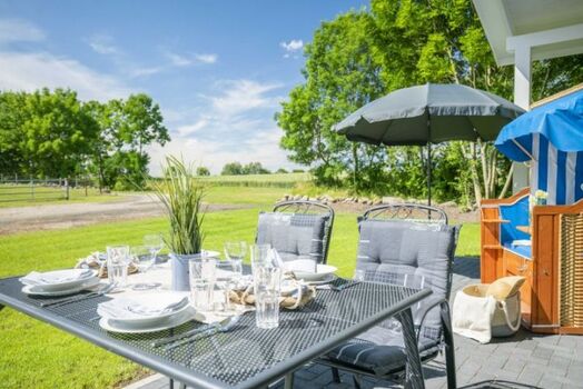 Terrasse mit Strandkorb