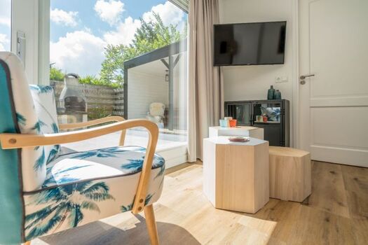 SMART TV mit Netflix (über eigenes Konto)