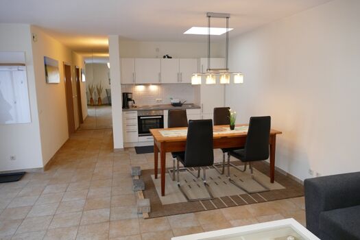 Küche mit Essbereich