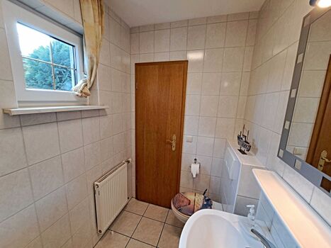 Tageslicht-Bad mit DU/WC