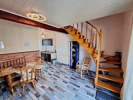 großzügiger Wohn-und Essbereich, Pantryküche