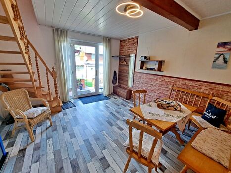 großzügiger Wohn-und Essbereich, Pantryküche