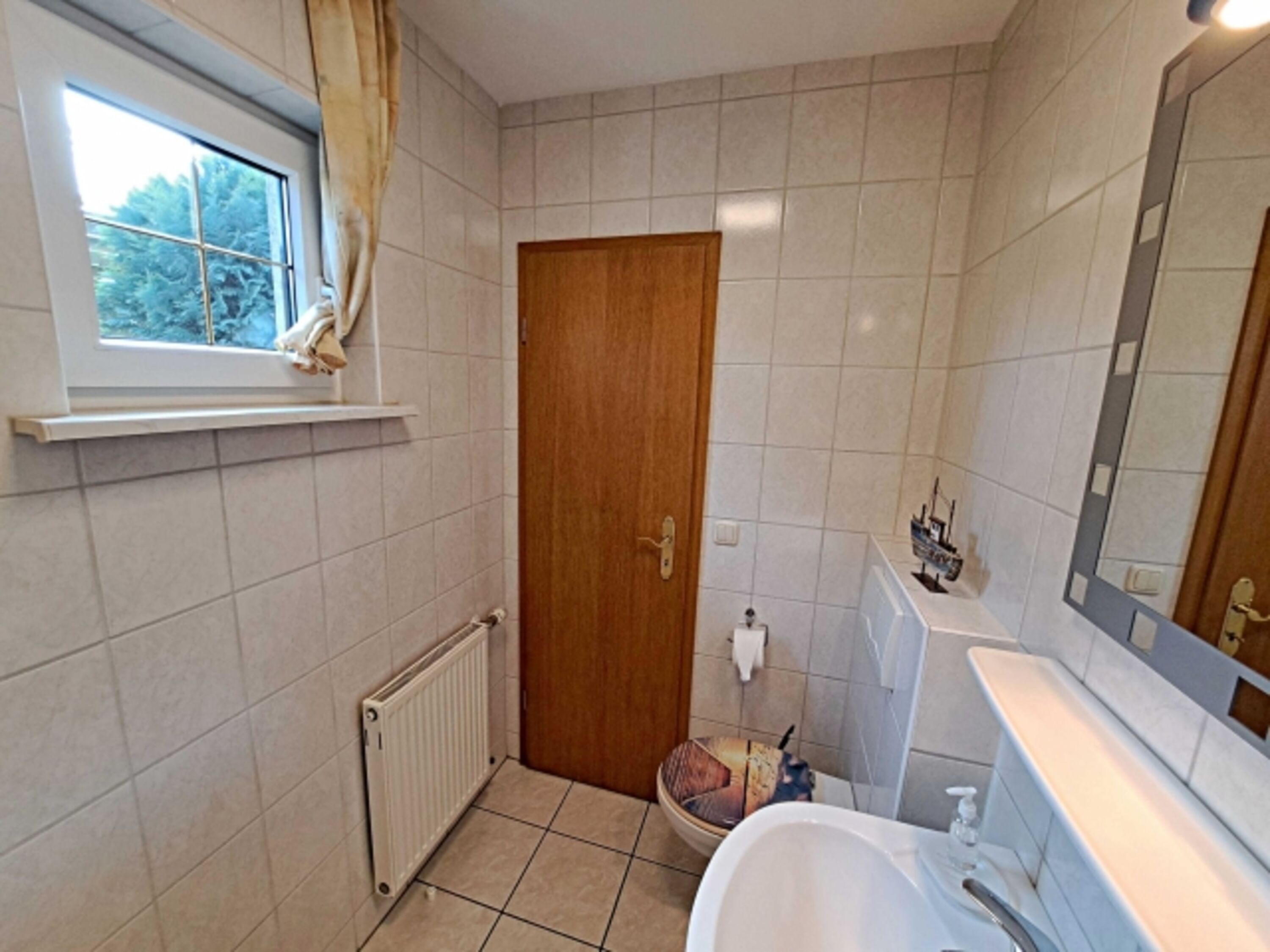 Tageslicht-Bad mit DU/WC