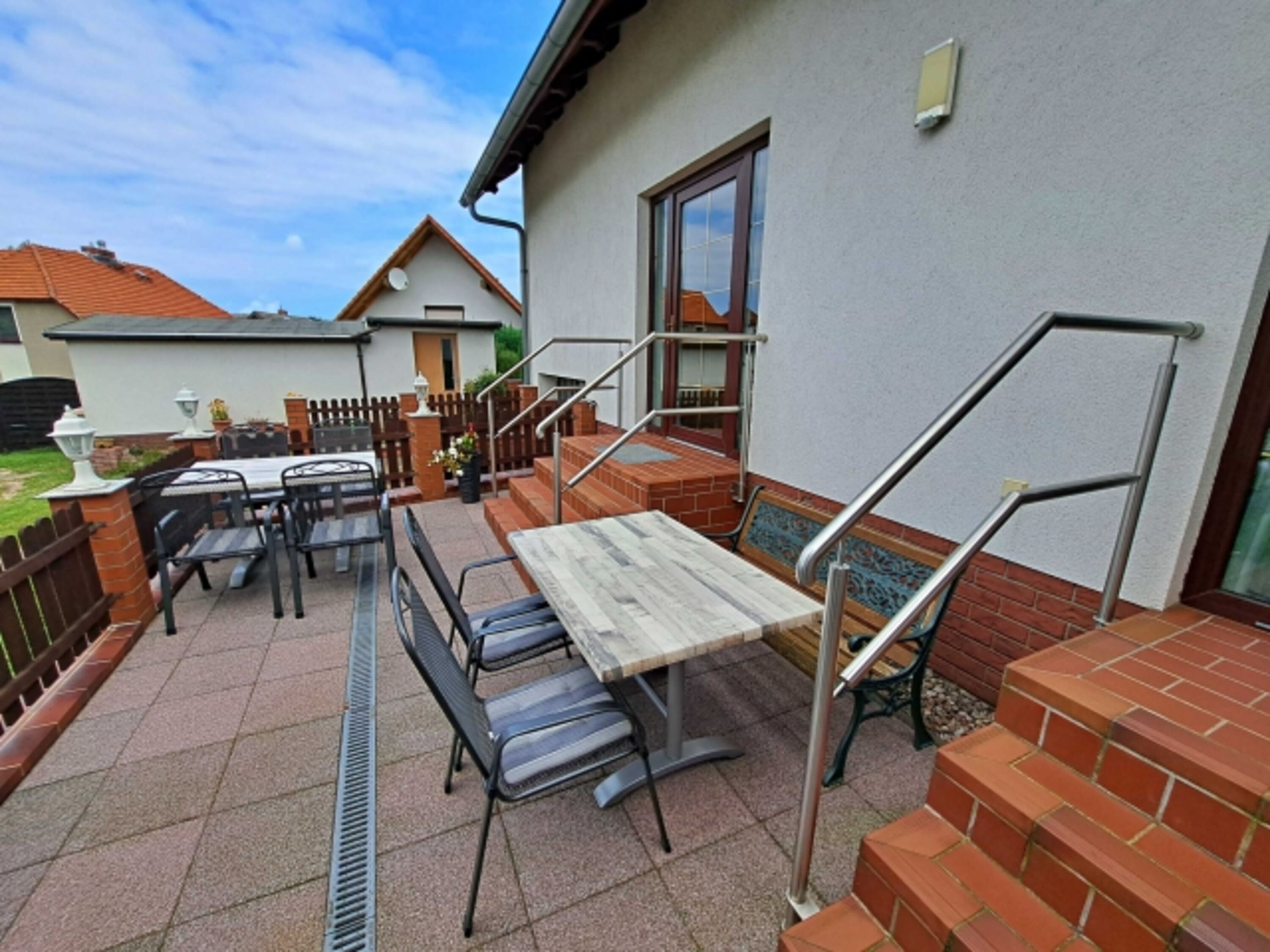 möblierte Terrasse