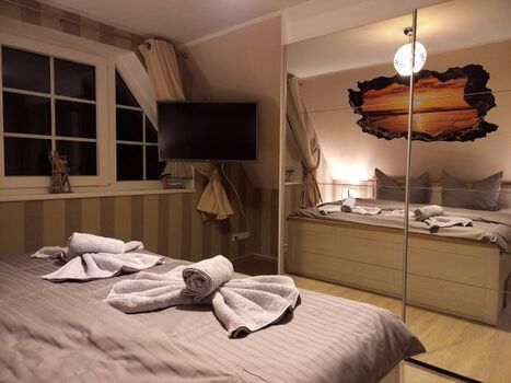 Schlafzimmer mit Doppelbett 180 x 200 cm