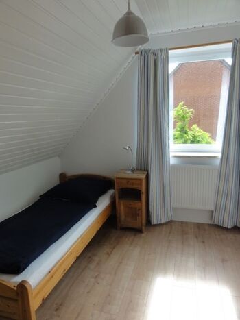 Schlafzimmer 2  / OG