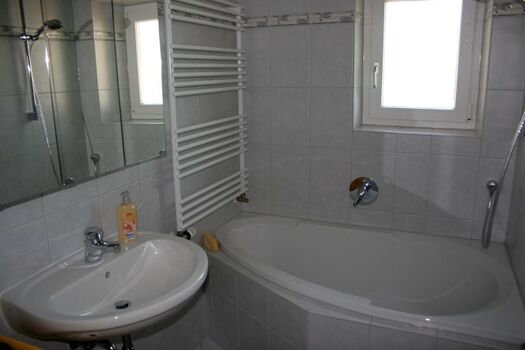 Bad, die Toilette ist extra