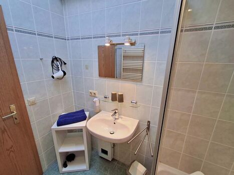 Tageslichtbad mit DU/WC