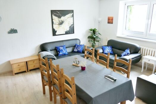 Wohnzimmer / Essbereich