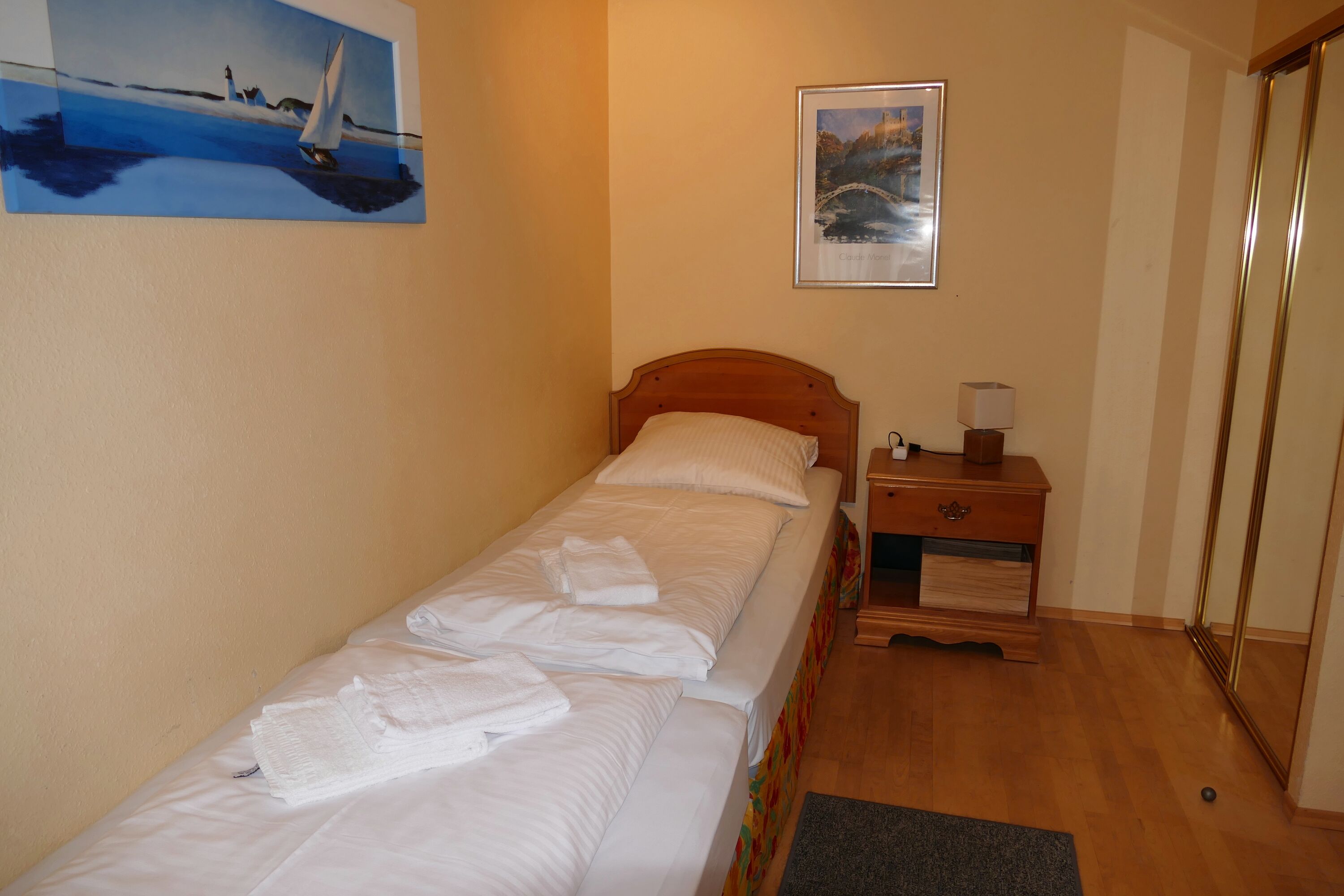 2. Schlafzimmer mit 2 Einzelbetten