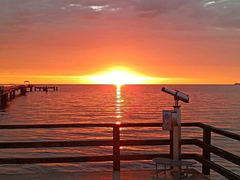 Sonnenaufgang an der Seebrücke Ahlbeck