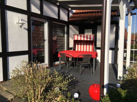 Terrasse mit Strandkorb