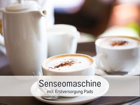 Es gibt auch eine Cafetera (italienischer Espressokocher) und eine "normale" Kaffemaschine.