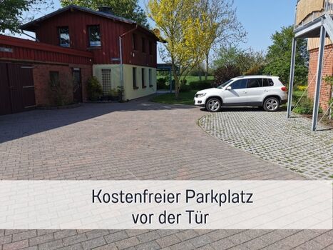 Dein Parkplatz ist neben der Wohnung.