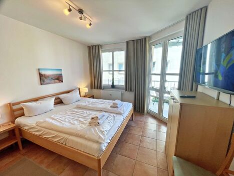 Schlafzimmer mit Doppelbett