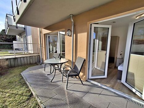 großzügige Terrasse