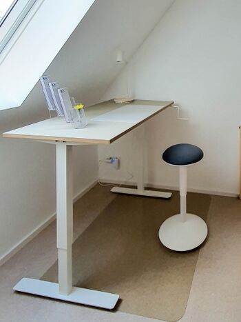 Höhenverstellbarer Arbeitsplatz