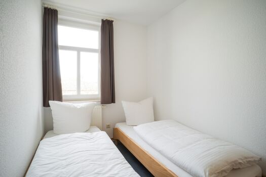 2. Schlafzimmer mit 2 Einzelbetten