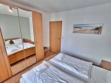 1. Schlafzimmer mit Doppelbett