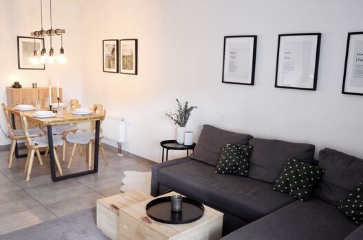 Wohnzimmer/Esszimmer