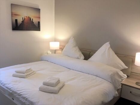 gepflegtes Schlafzimmer